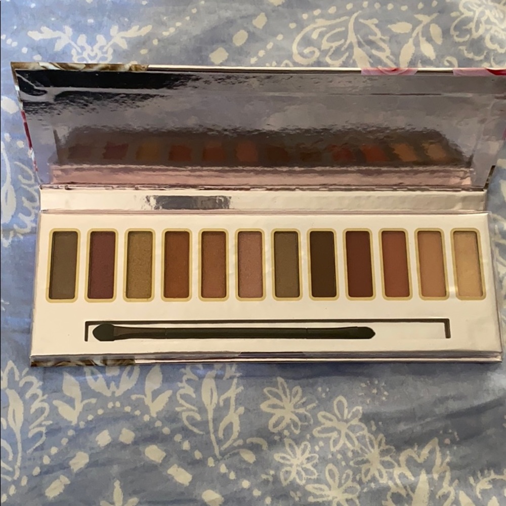 Nicole Miller Eyeshadow Palette